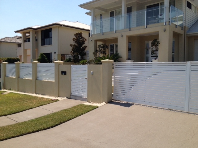 aluminium sliding gate logan